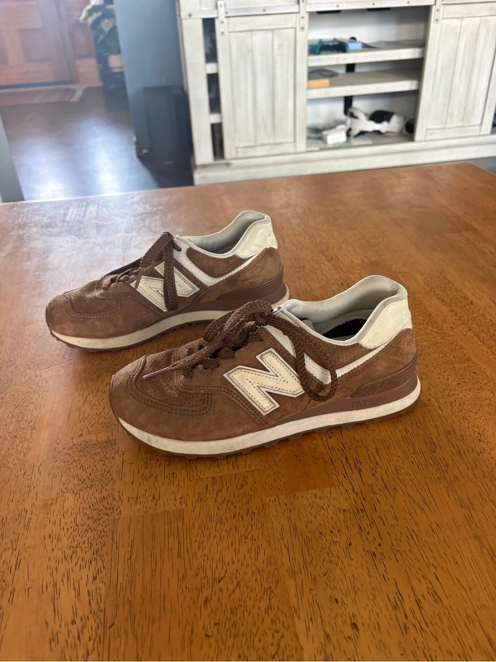 New balance, tennis shoes